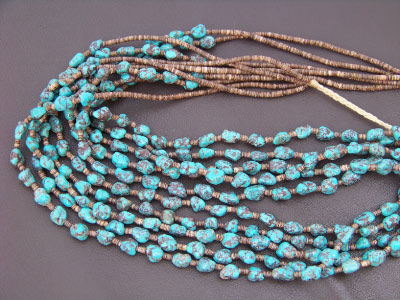 santodomingoturquoiseroundspennshellmultistrandnecklace (1).jpg
